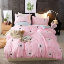 Load image into Gallery viewer, Strawberry Luxury Bedding Set